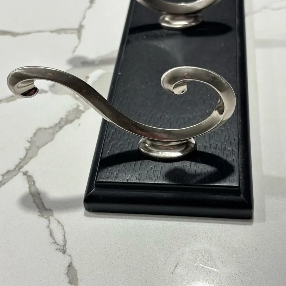 Black Decorative Scroll Die-cast Zinc Metal Silver 3-Hook Wall Hooks Fiberboard